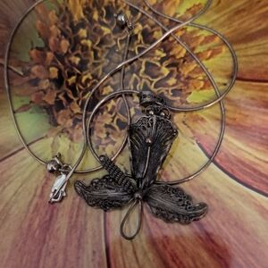 Vintage Elegant Silver Leaf Butterfly Necklace